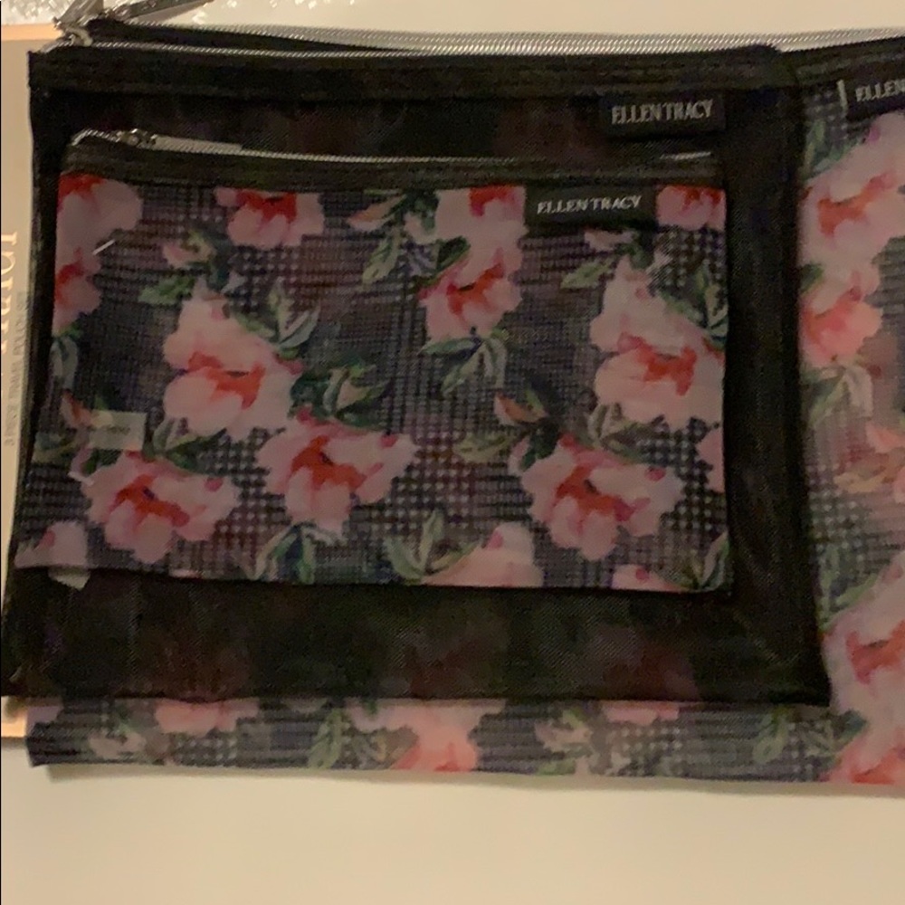 Ellen Tracy Mesh Travel Pouch (Black/Floral)